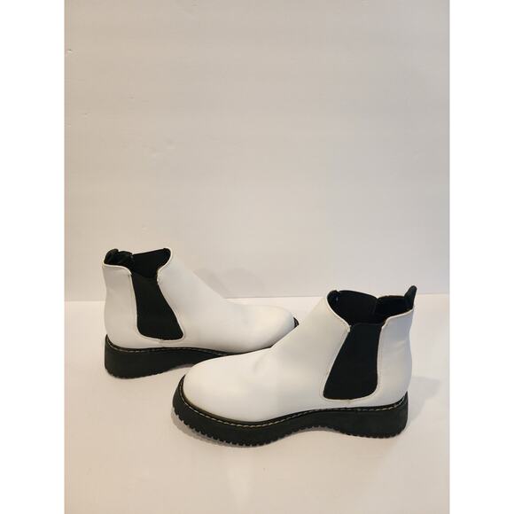 Madden Girl Chelsea Platform Boots White Faux Leather Women’s 7–7.5 - Picture 5 of 10